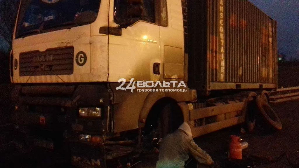 Замена ступичного подшипника MAN Замена ступичного подшипника тягача Ман